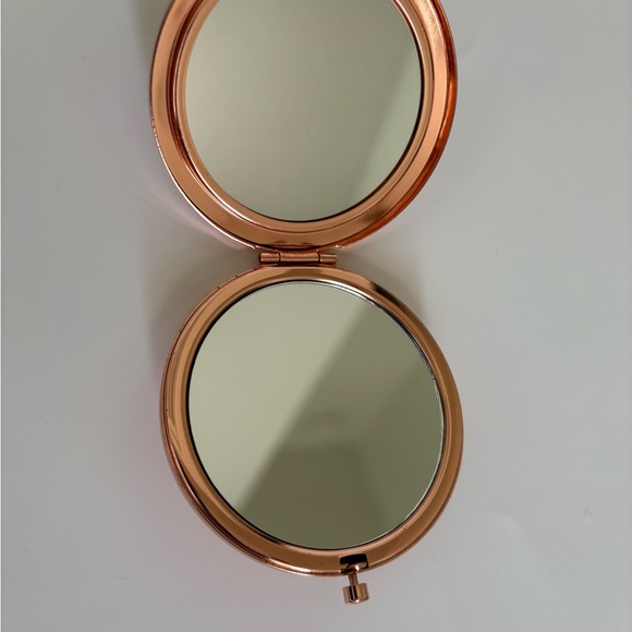 Vintage Jafra Cosmetics Pewter Pressed Powder compact and Monet mirror compact - Picture 5 of 7